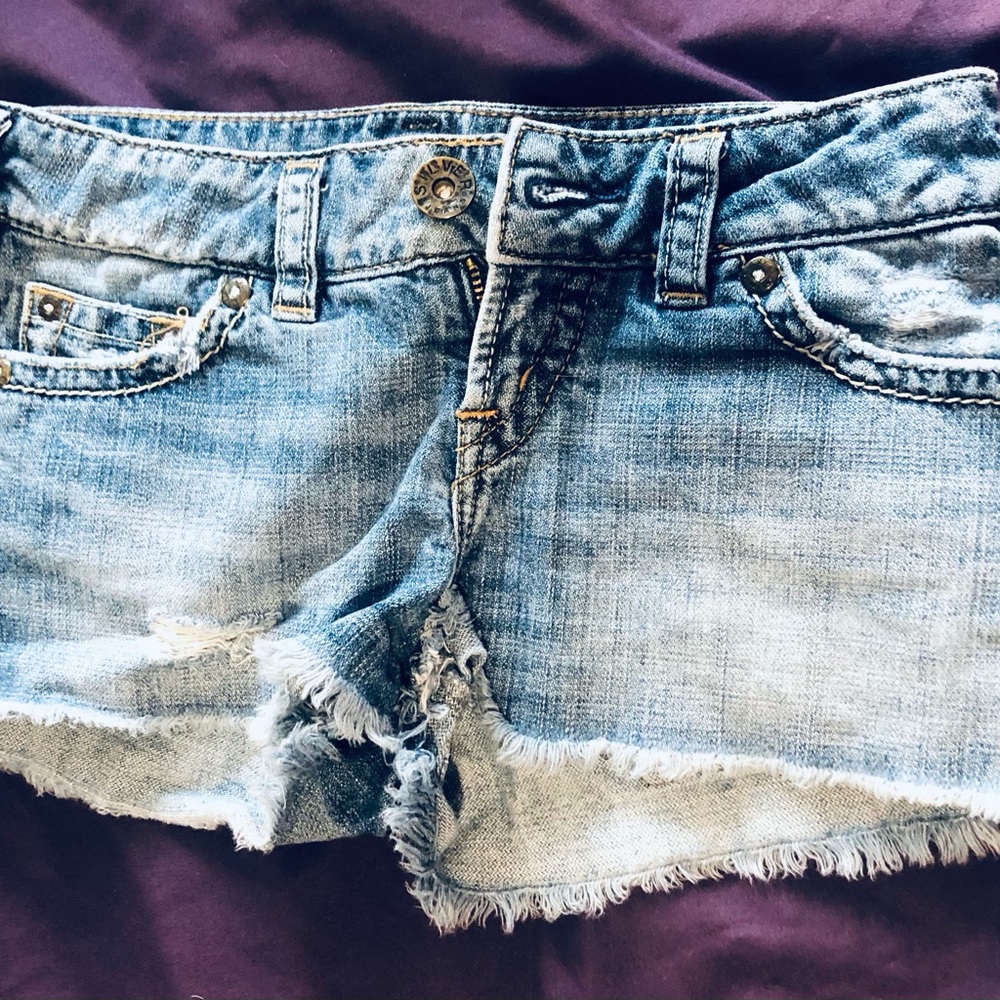 Light blue jean shorts. Silver jeans Frances style. In good condition